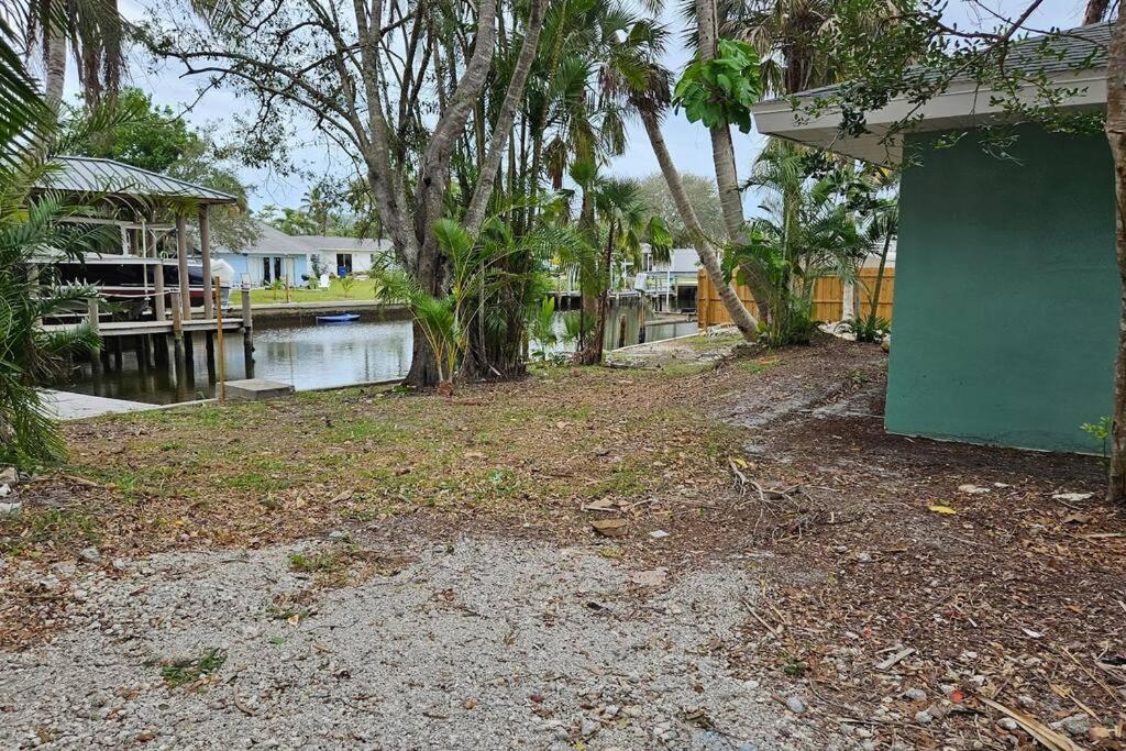 Blue Crab Dock On Gulf Canal Front Close 2 Beach Restaurants Bonita Springs Eksteriør billede