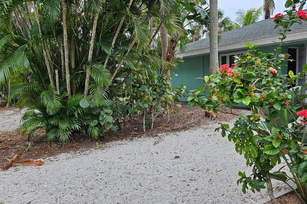 Blue Crab Dock On Gulf Canal Front Close 2 Beach Restaurants Bonita Springs Eksteriør billede