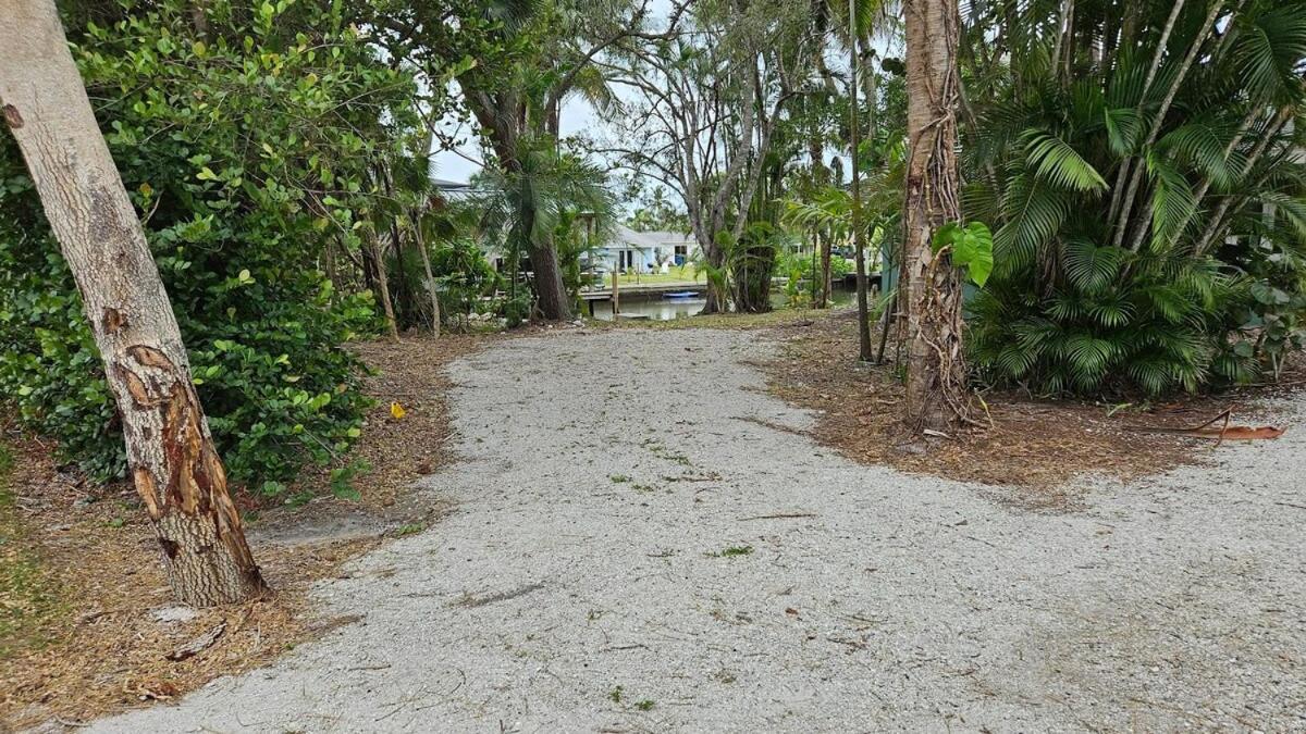 Blue Crab Dock On Gulf Canal Front Close 2 Beach Restaurants Bonita Springs Eksteriør billede